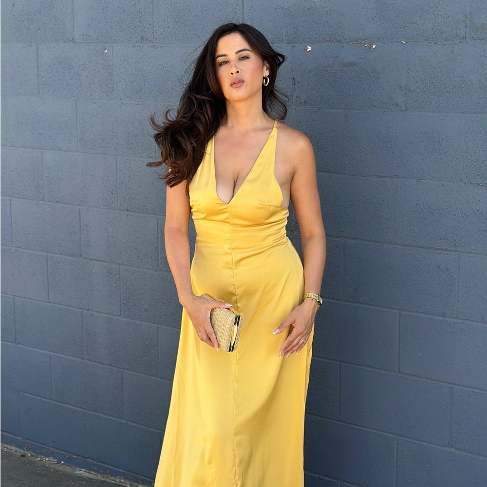 Chic Yellow Backless Dress